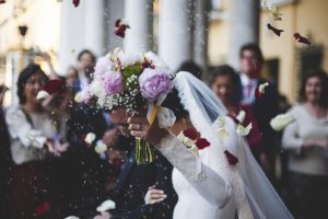 結婚式の二次会「やらない」はアリ？割合・理由・代案まで徹底解説！